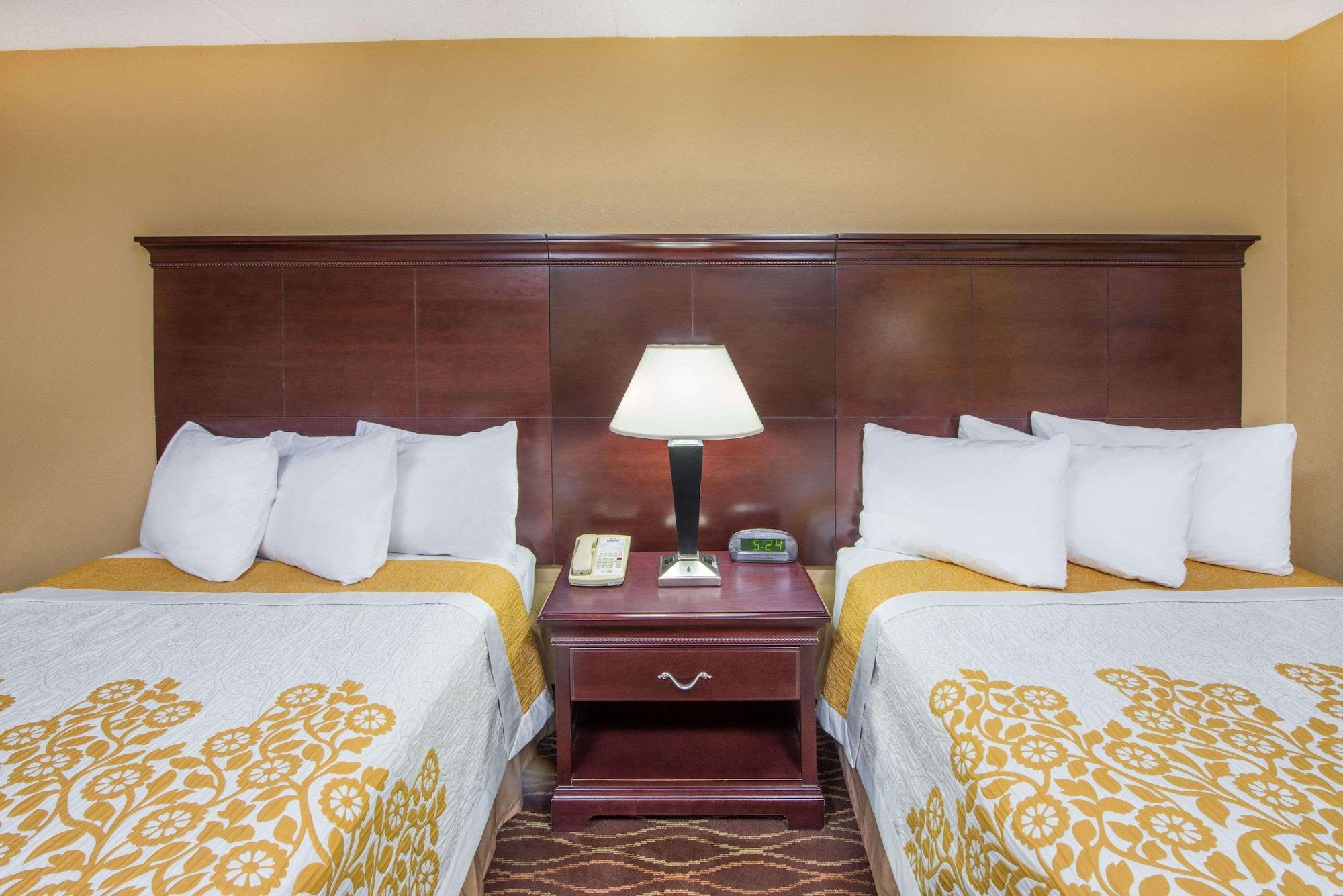 Days Inn By Wyndham Paducah Eksteriør bilde