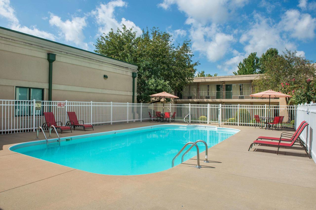 Days Inn By Wyndham Paducah Eksteriør bilde